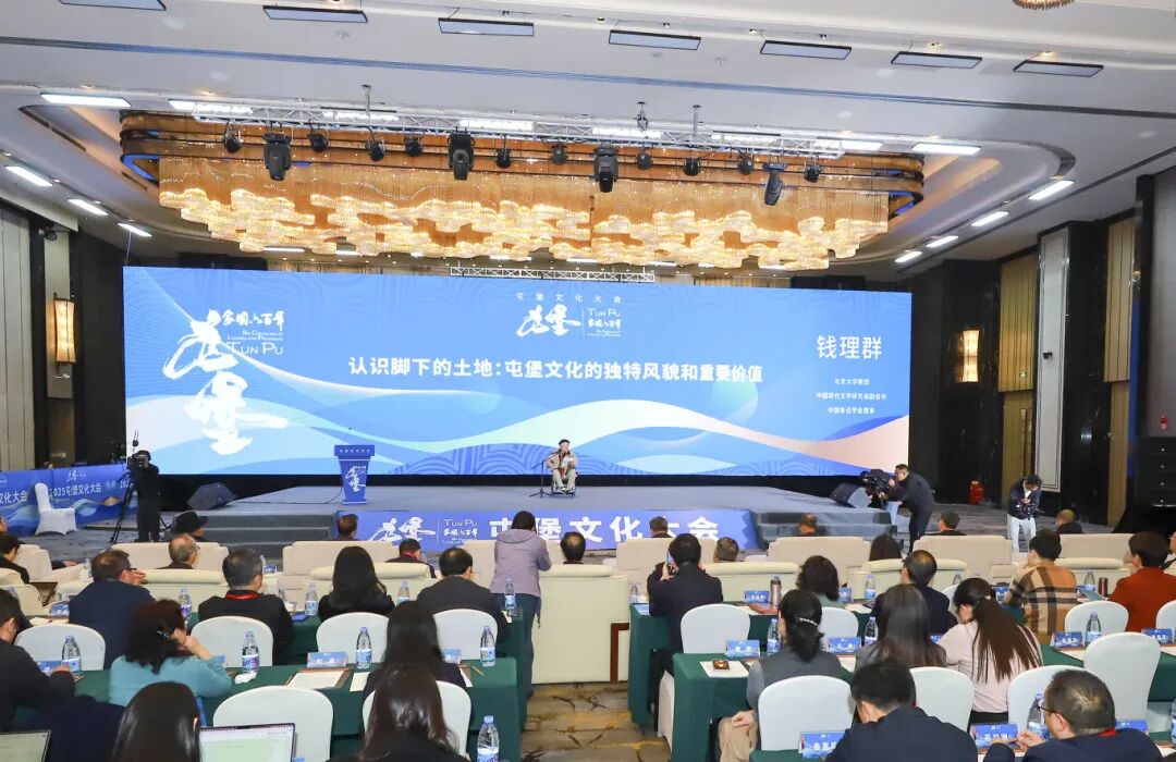 主论坛现场 (1)-FZ10021341948.JPG