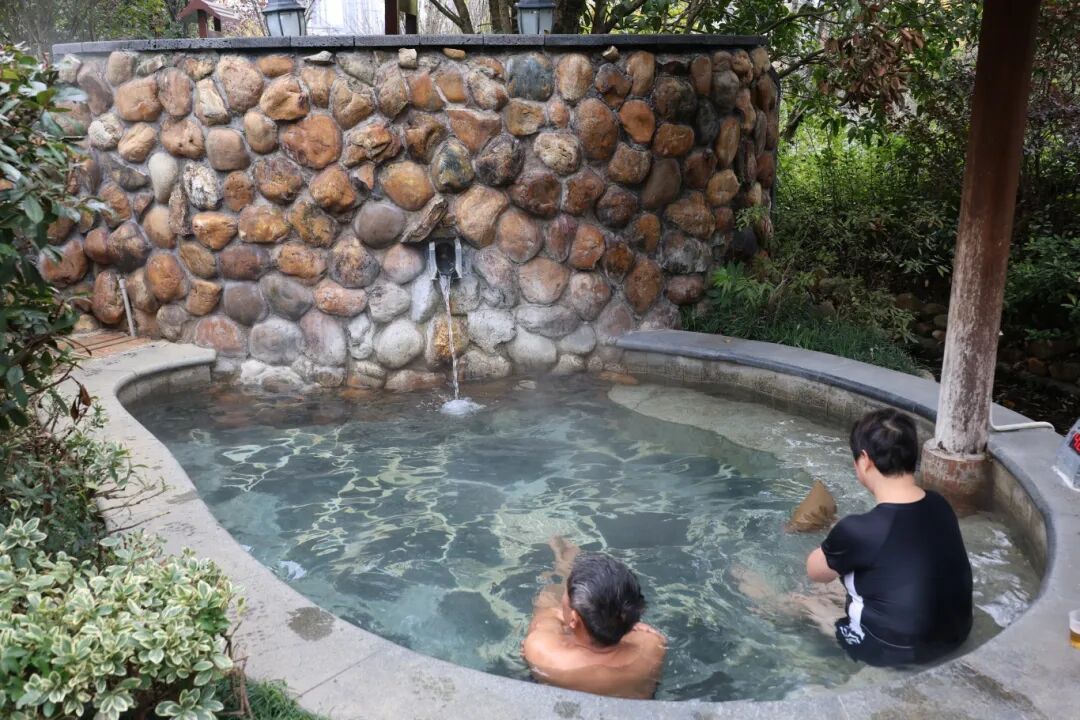 百灵温泉 李磊 摄-FZ10021391843.jpg