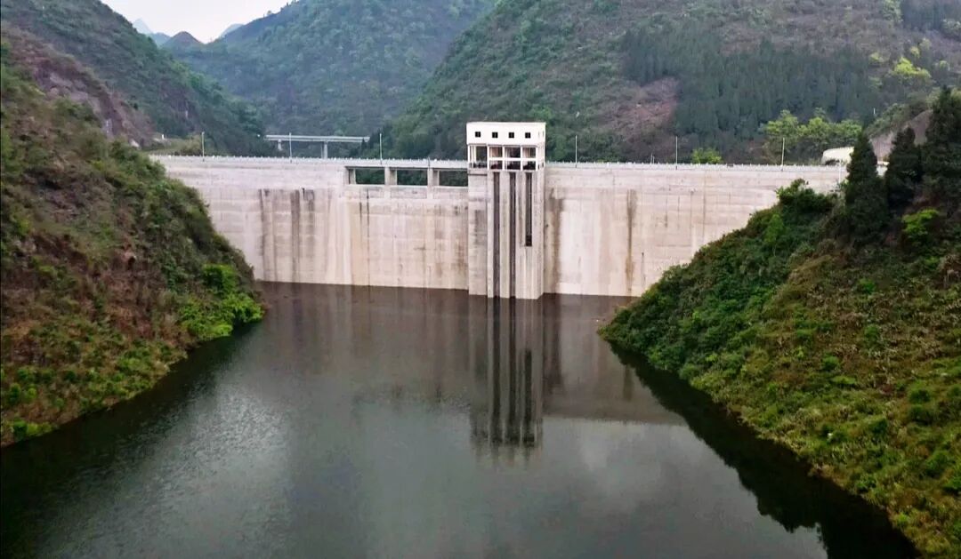 关岭坝陵河水库.jpg