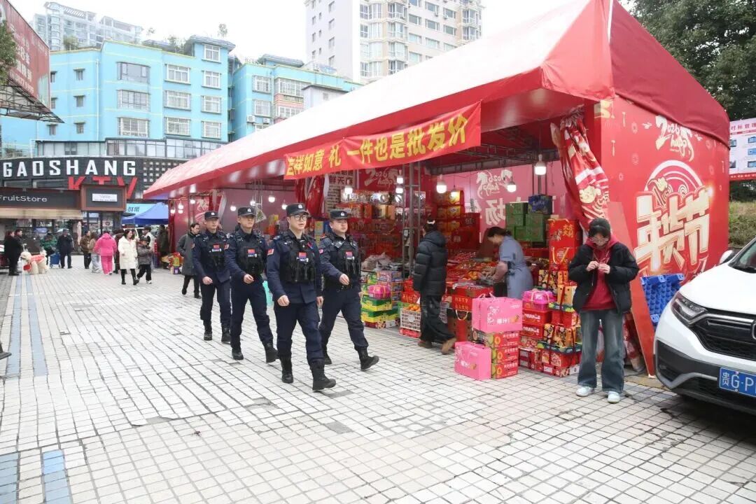 安顺公安坚守岗位 抓实安保举措守护新春平-FZ10021723009.jpg