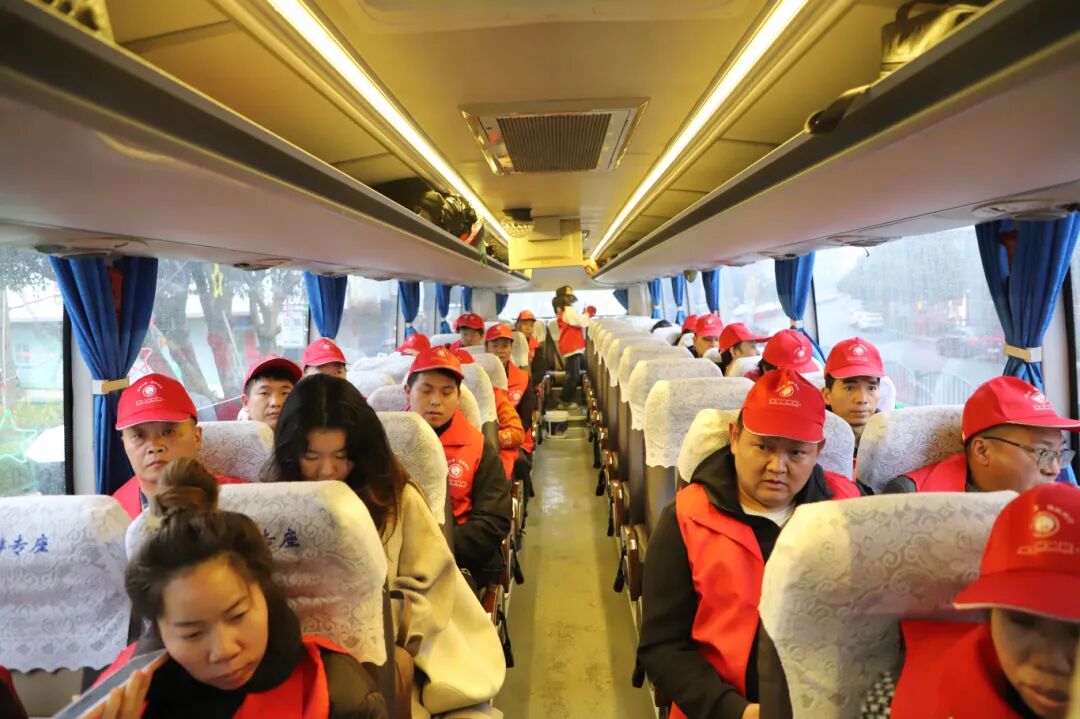 务工人员免费搭乘专车专列赴粤复工-FZ10021791604.JPG