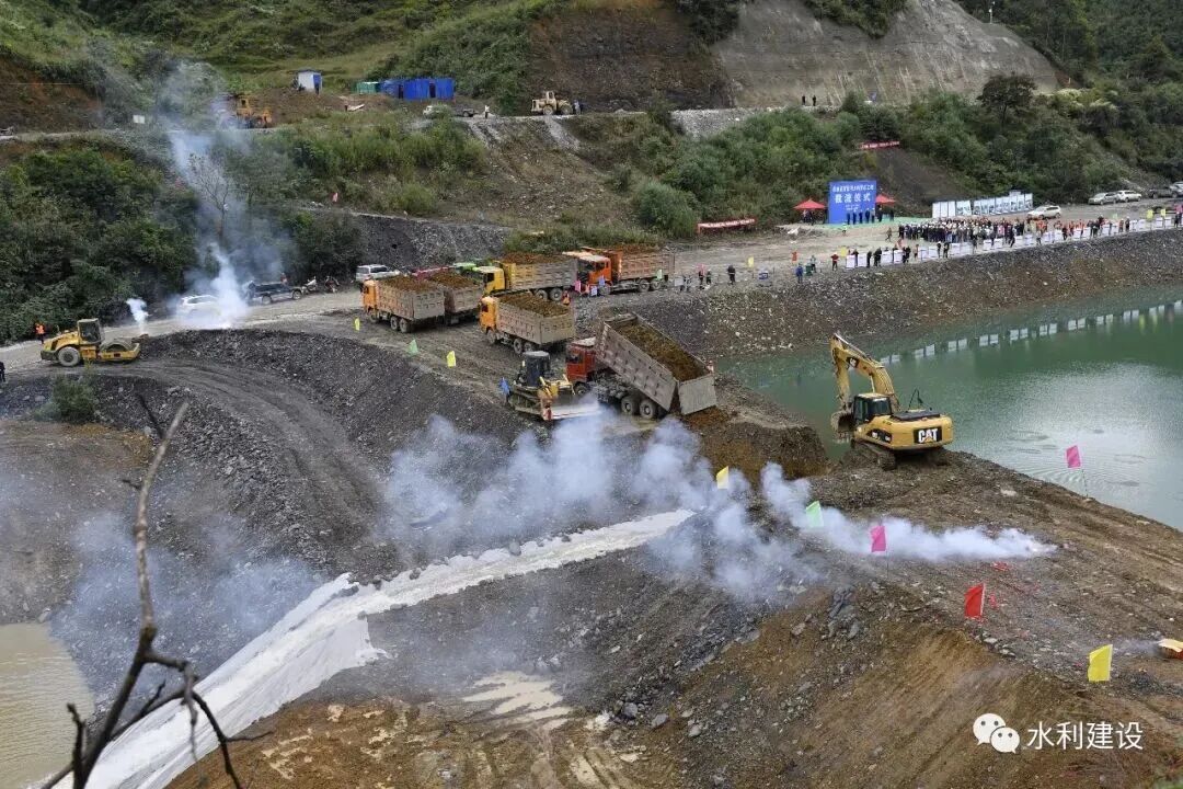 黄家湾水利枢纽工程截流仪式.jpg