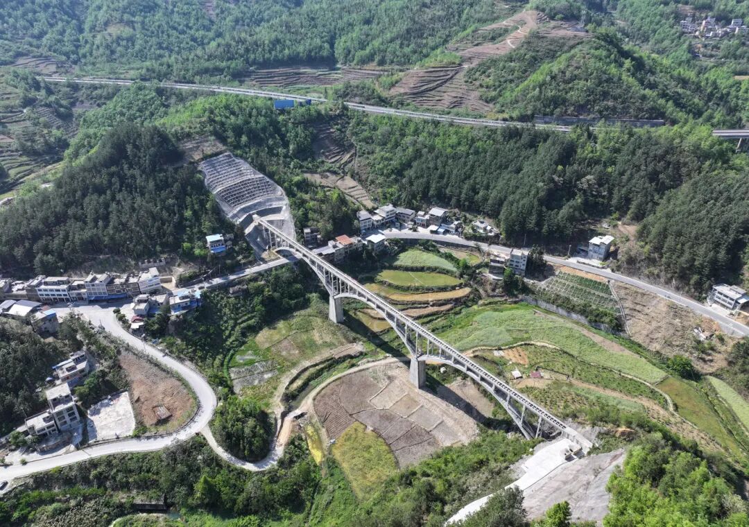 黄家湾水利枢纽水渠渡桥.jpg