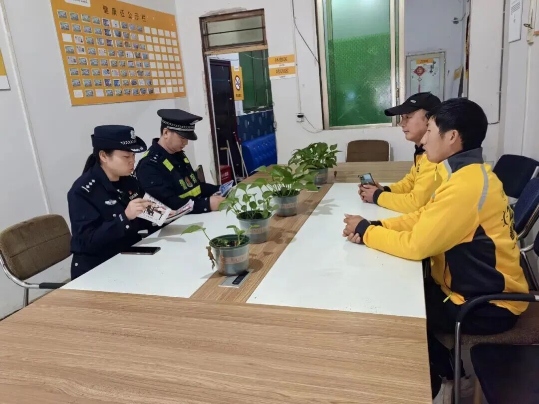 扎根基层铸警魂 平凡坚守显担当_——记2-FZ10021964548.jpg