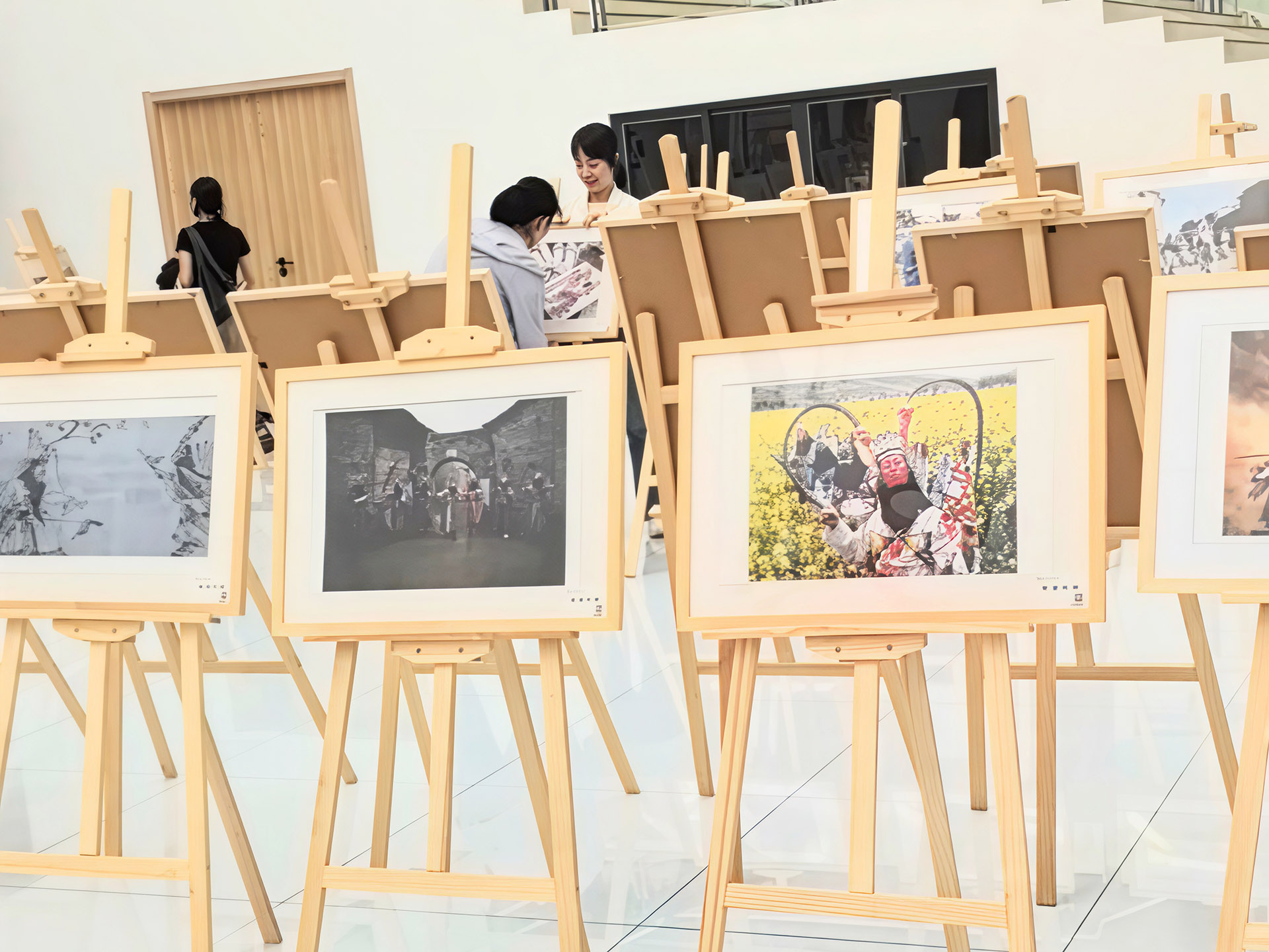 “屯堡家国六百年作品图片展”巡展亮相黔西-FZ10022068090.jpg
