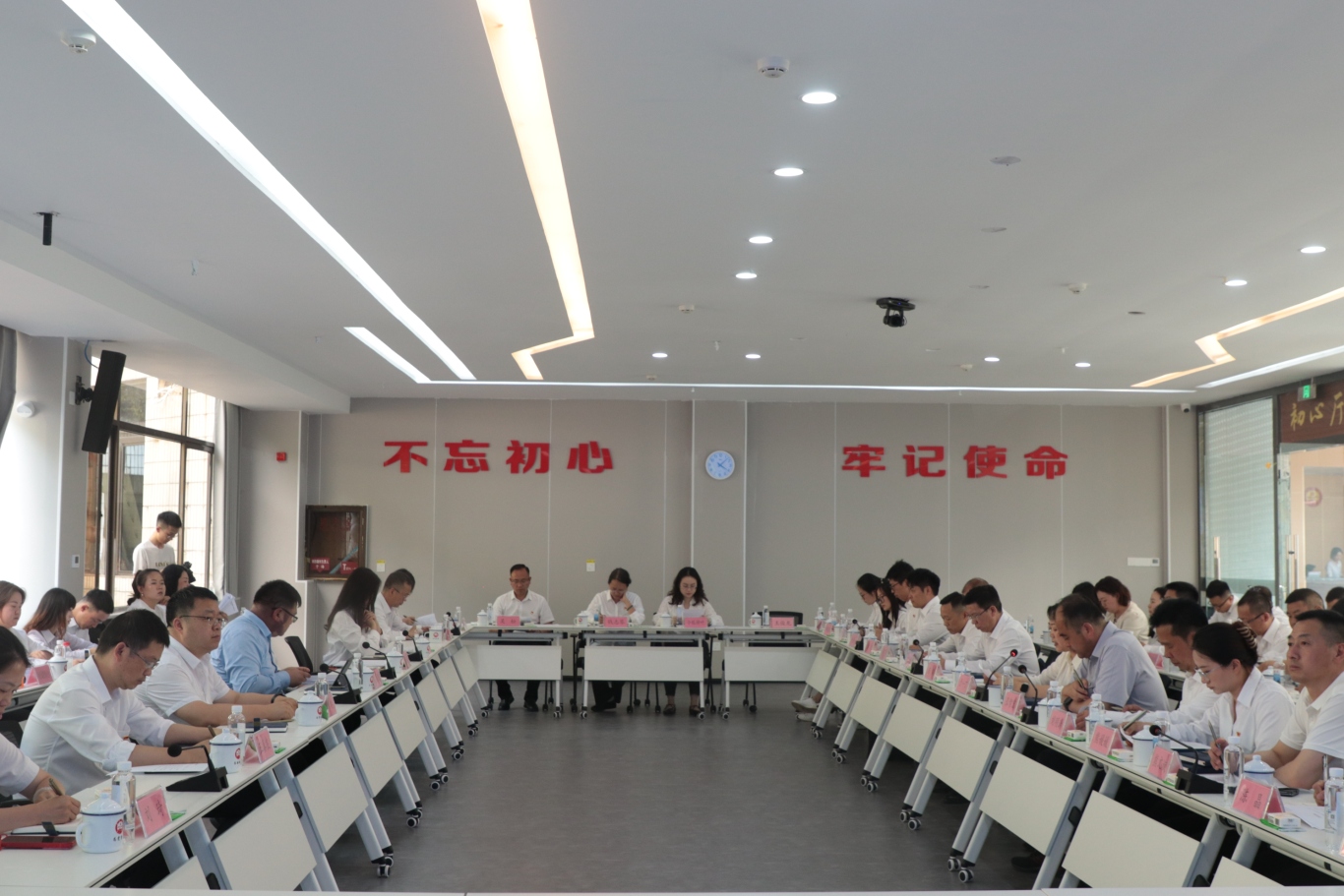 联合主题党日座谈交流会.JPG