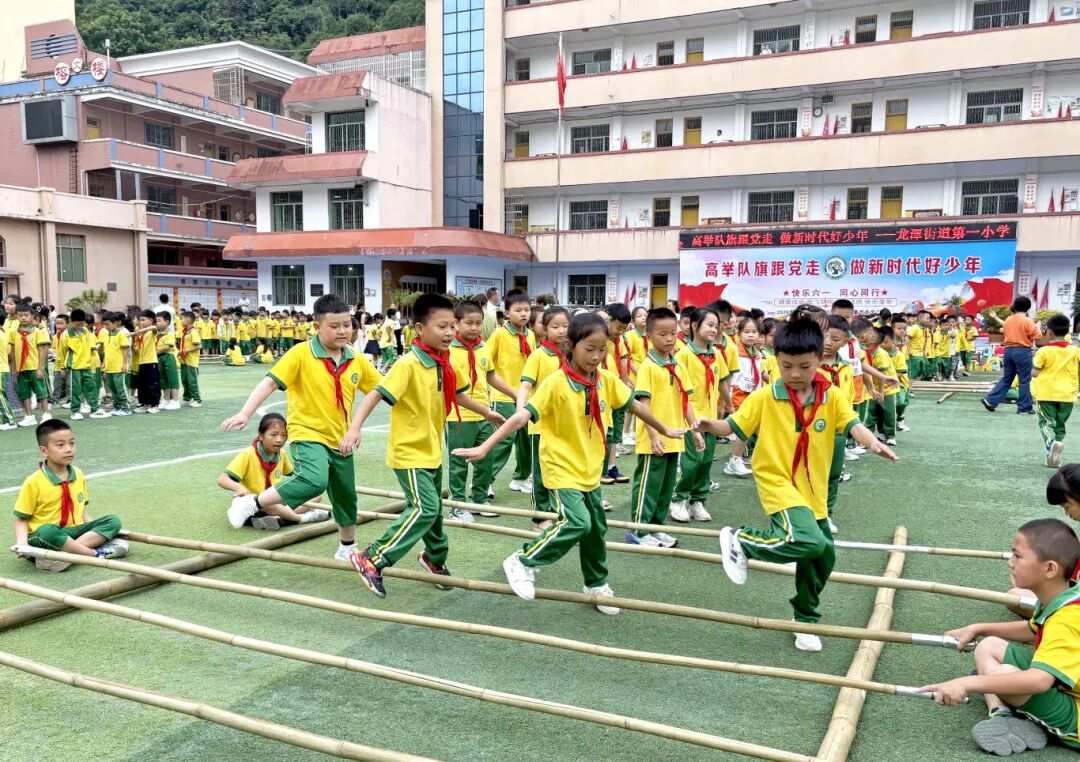 关岭各小学多元活动庆“六一”-FZ10022128062.jpg